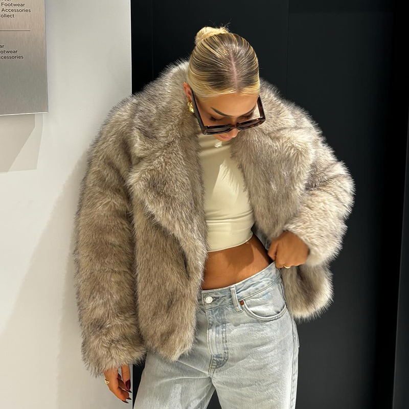 Women Streetwear Brand - جاكيت فرو صناعي متدرج الألوان للفتيات