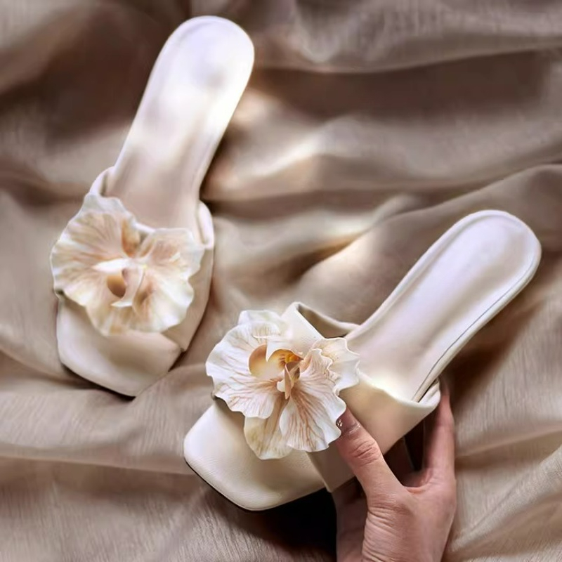 صنادل نسائية ماركة 2026 صيفية  - مراجعة Streetwear Brand With Flowers وسعره