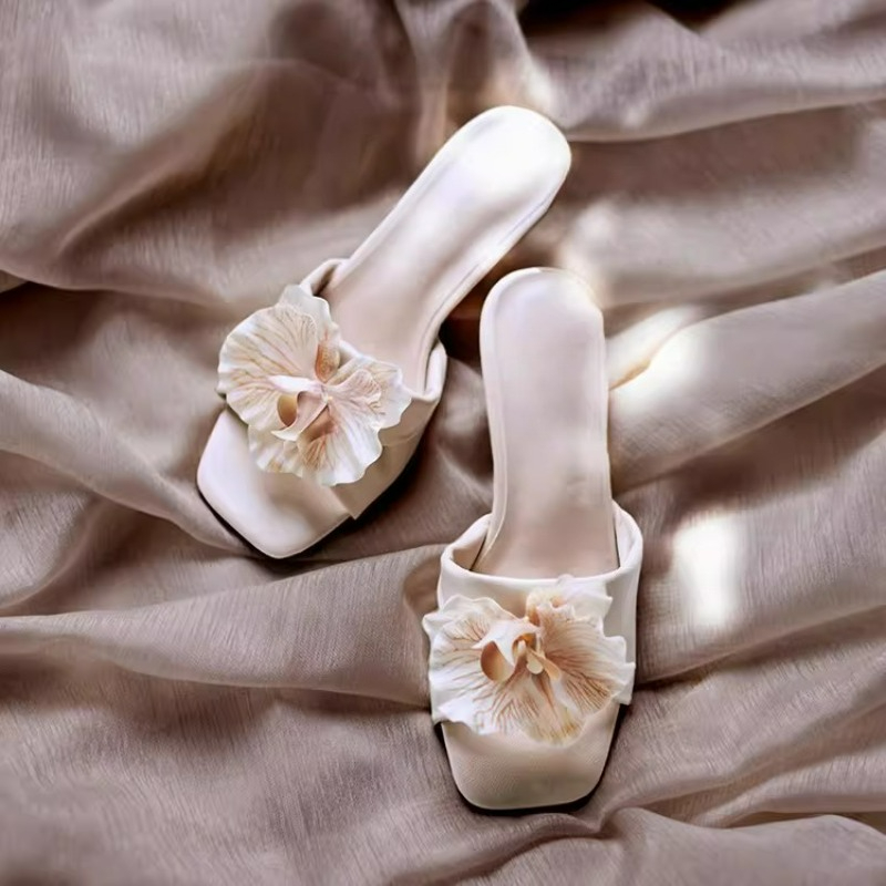 صنادل نسائية ماركة 2026 صيفية  - مراجعة Streetwear Brand With Flowers وسعره